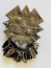Load image into Gallery viewer, Crystal and Pearl Brooch