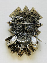 Load image into Gallery viewer, Crystal and Pearl Brooch