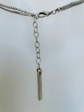 Load image into Gallery viewer, Hexagon & Circle Necklace