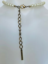 Load image into Gallery viewer, Pearl & Clear Crystal Arrow Necklace