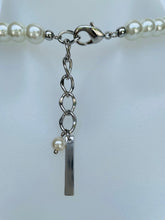 Load image into Gallery viewer, Pearl & Square Black Diamond Crystal Necklace