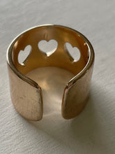 Load image into Gallery viewer, Rose Gold Heart Band Ring
