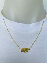 Load image into Gallery viewer, Leaf Necklace
